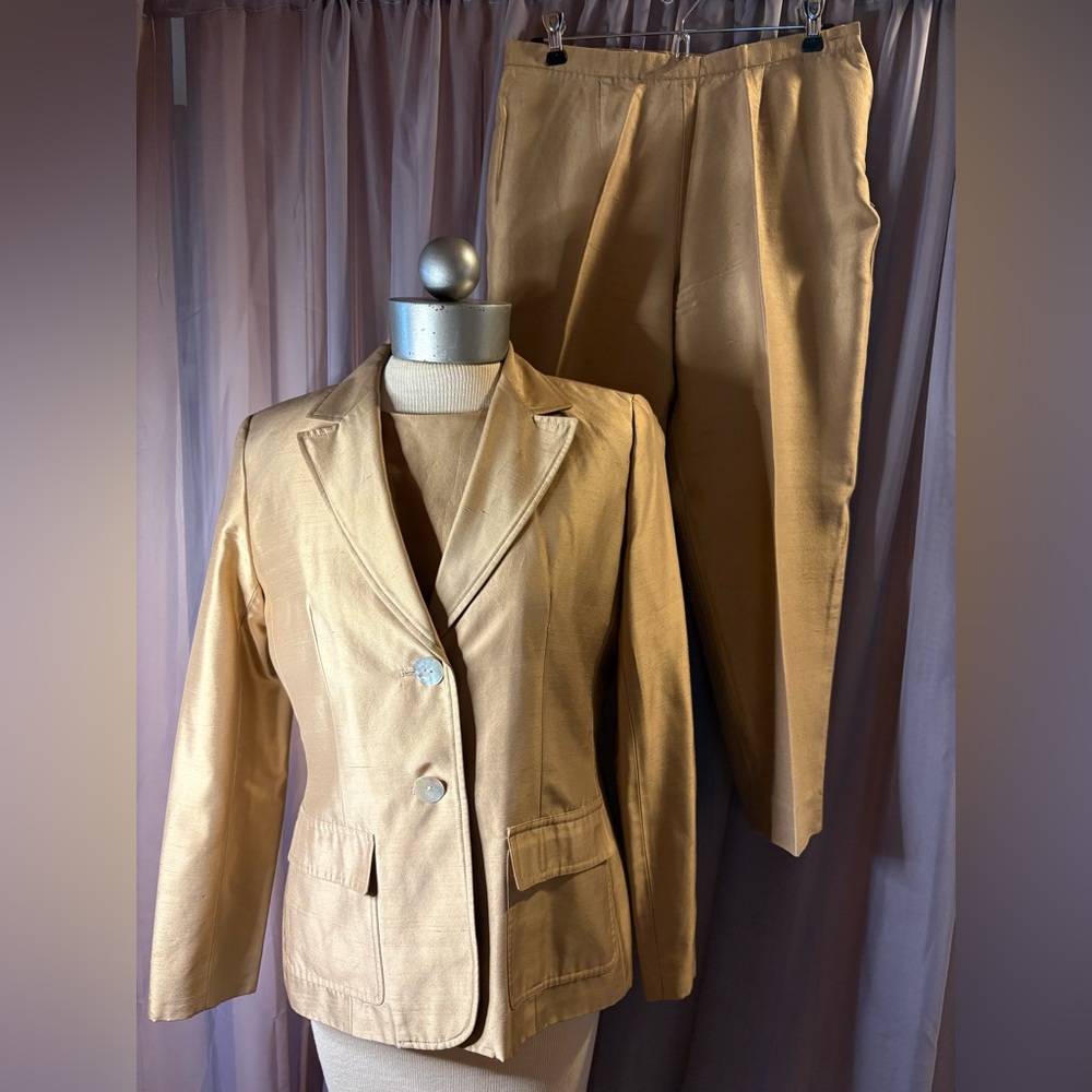 Josephine Chaus Petite 3-Piece 100% Silk Suit – Honey Gold – 8P/10P